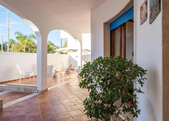 By The Sea - Le Chele Bed & Breakfast 3*