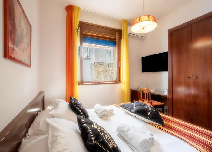 By The Sea - Le Chele