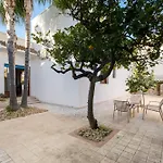 By The Sea - Le Chele Bed & Breakfast