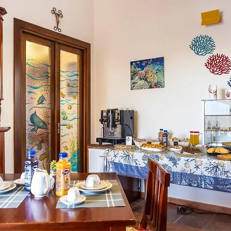 Bed and breakfast By The Sea - Le Chele Torre Lapillo