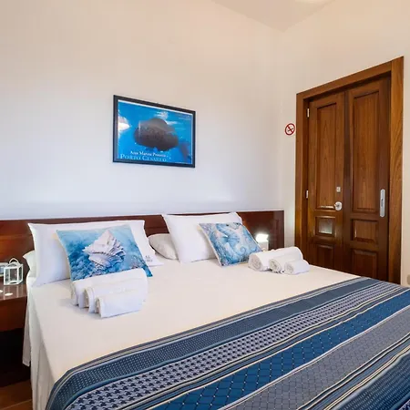 Couette-café By The Sea - Le Chele Torre Lapillo