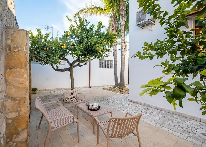 Bed & Breakfast By The Sea - Le Chele