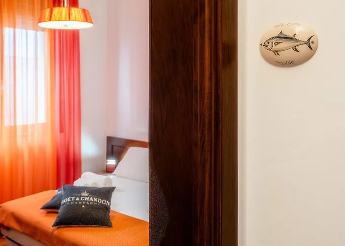 By The Sea - Le Chele Bed & Breakfast Torre Lapillo