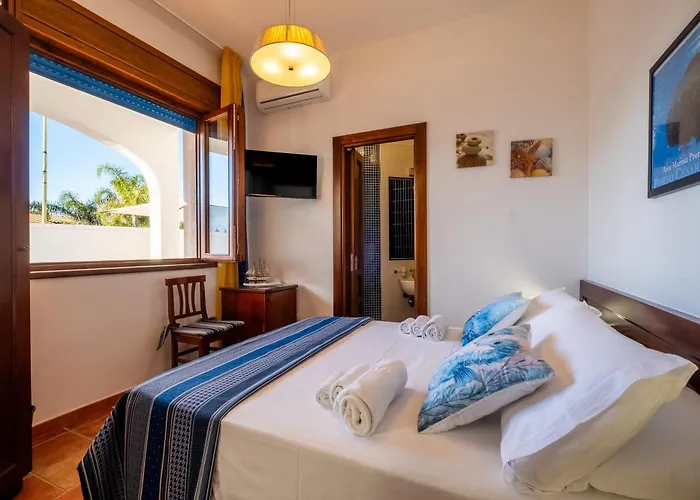 By The Sea - Le Chele Bed & Breakfast 3*