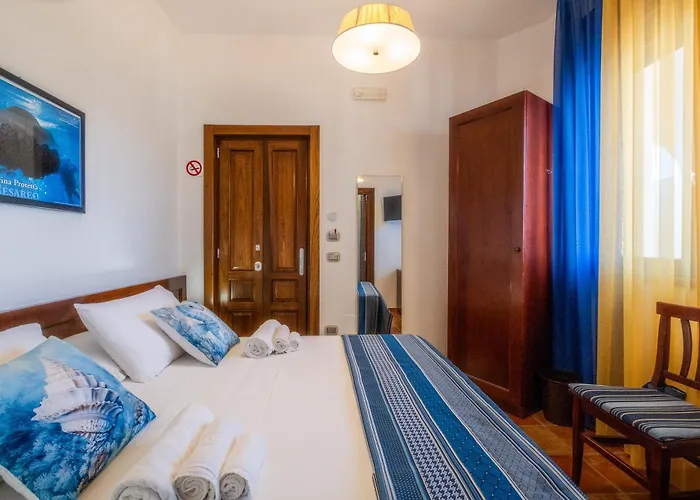 Bed & Breakfast By The Sea - Le Chele Torre Lapillo